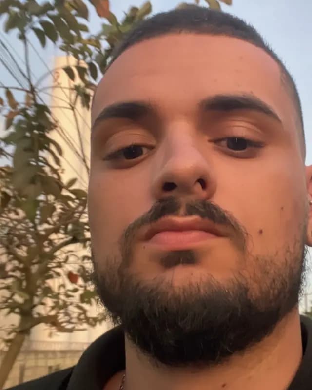Jorge Victor — Especialista em Contabilidade pela UFRJ; fundador da Mercury Contabilidade